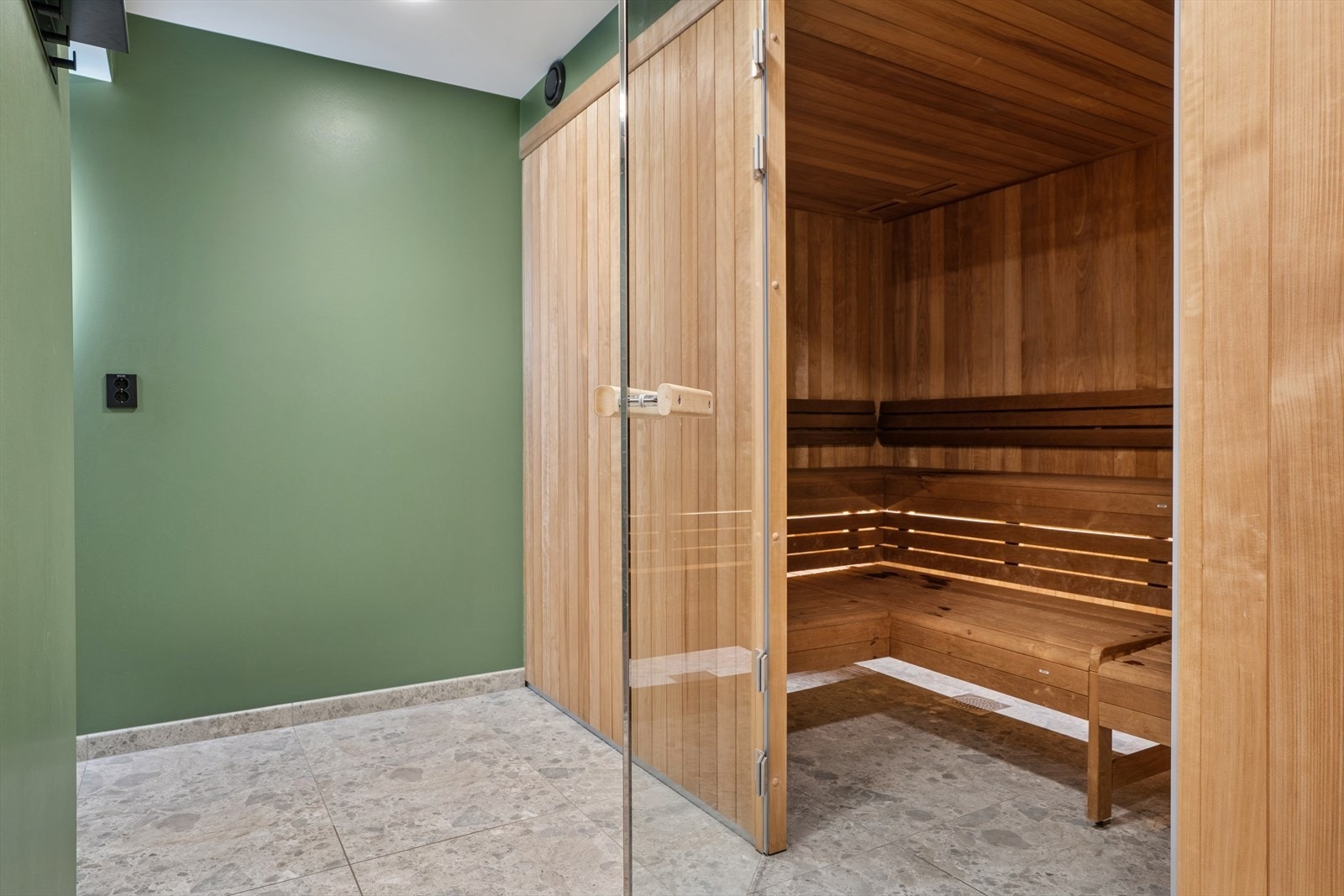 Badstue i sameiets spa avd Galleribilde