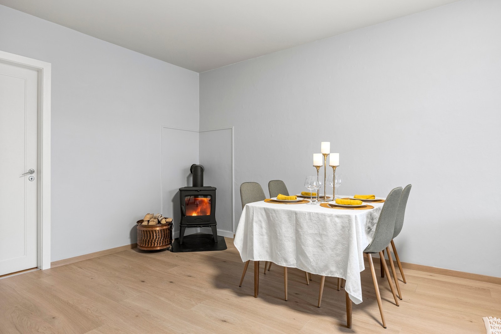 Inviter til sosiale sammenkomster! Galleribilde