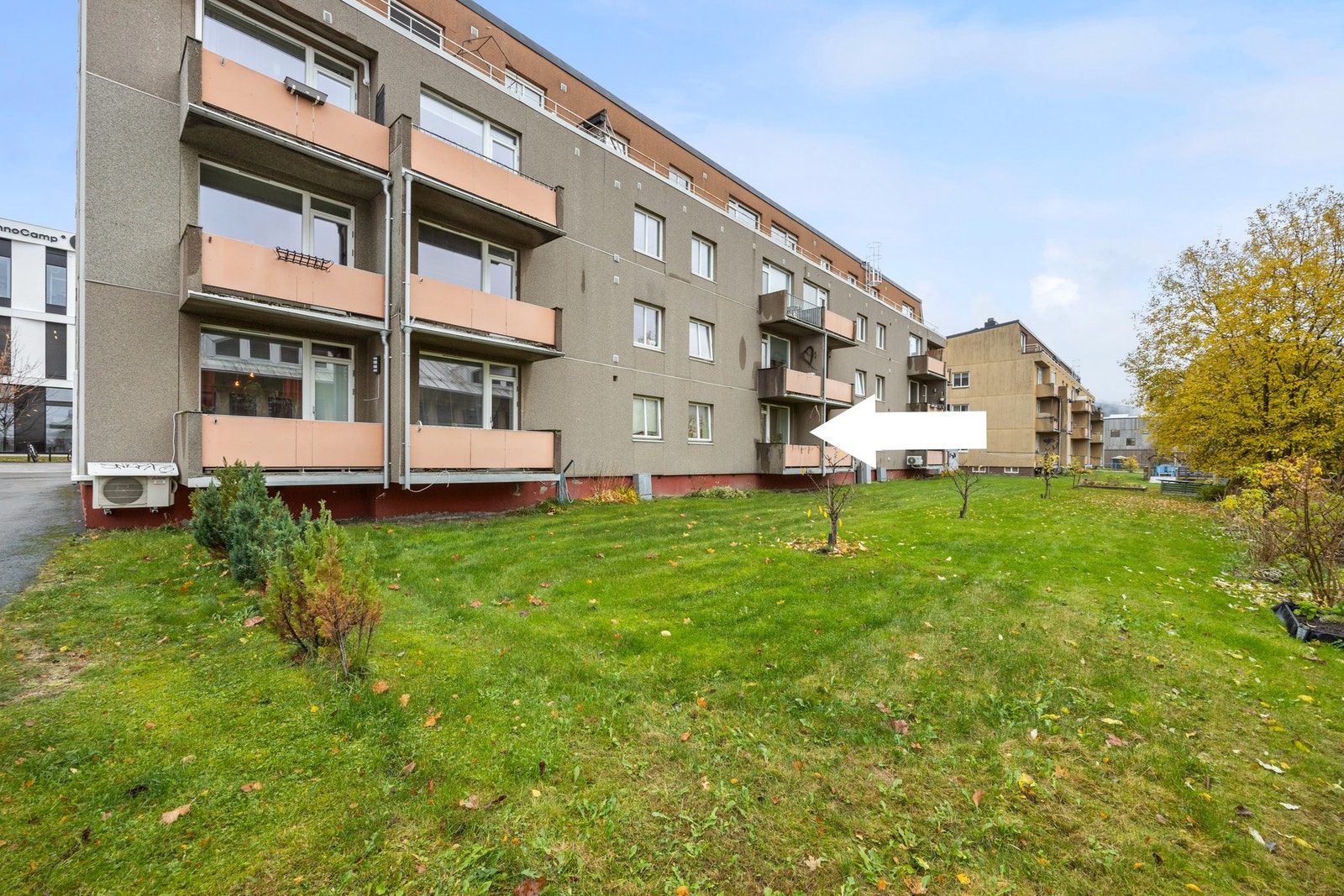 Plenlagt område foran blokka Galleribilde