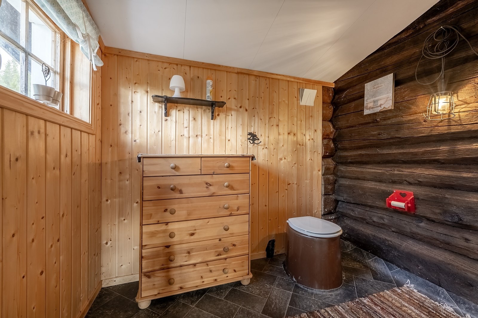 Toalettrom (1. etasje) Galleribilde