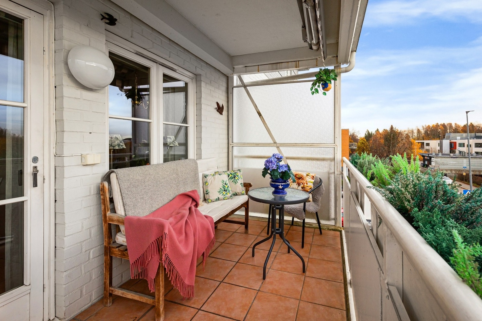 Solrik balkong på 7m2 - Høyt og fritt i 3.etg. Galleribilde