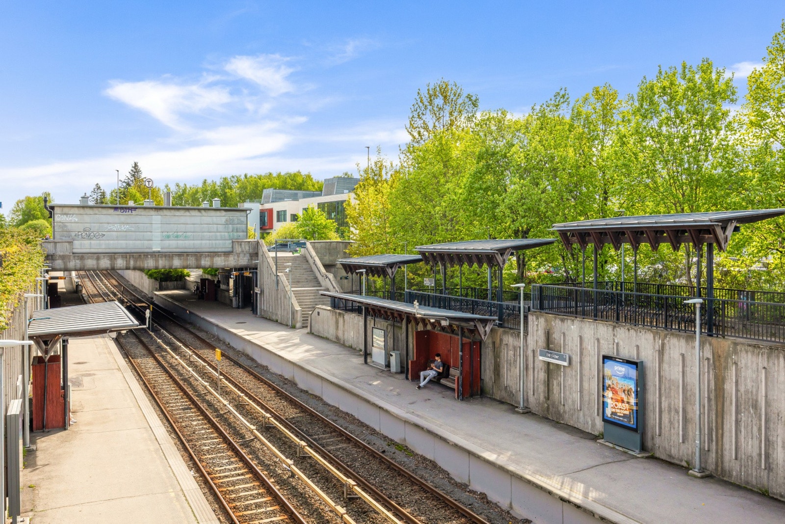 Boligen ligger i umiddelbar nærhet til Hovseter T-banestasjon. Galleribilde
