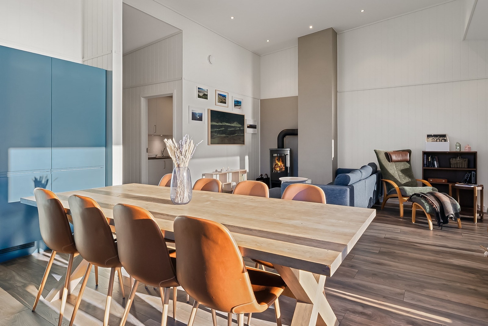 Stue/kjøkken har åpen planløsning. Galleribilde