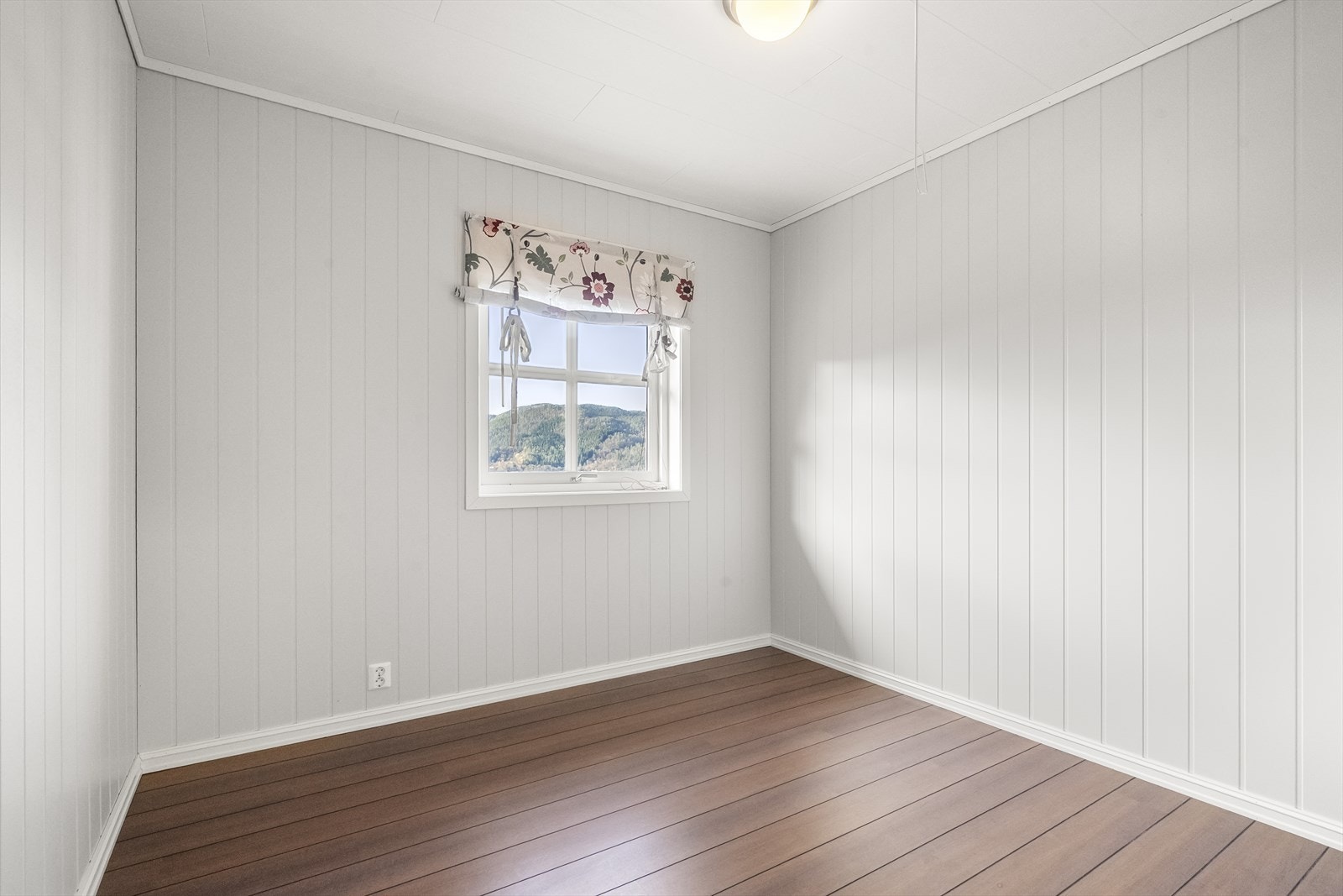 Soverom 2 av 3 på hovudplan Galleribilde