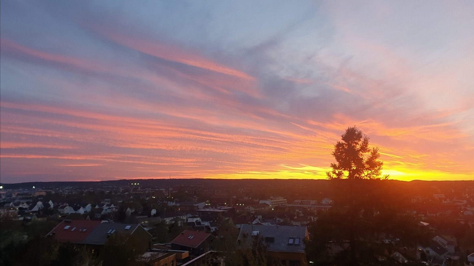 Solnedgang fra balkong - privat bilde Galleribilde