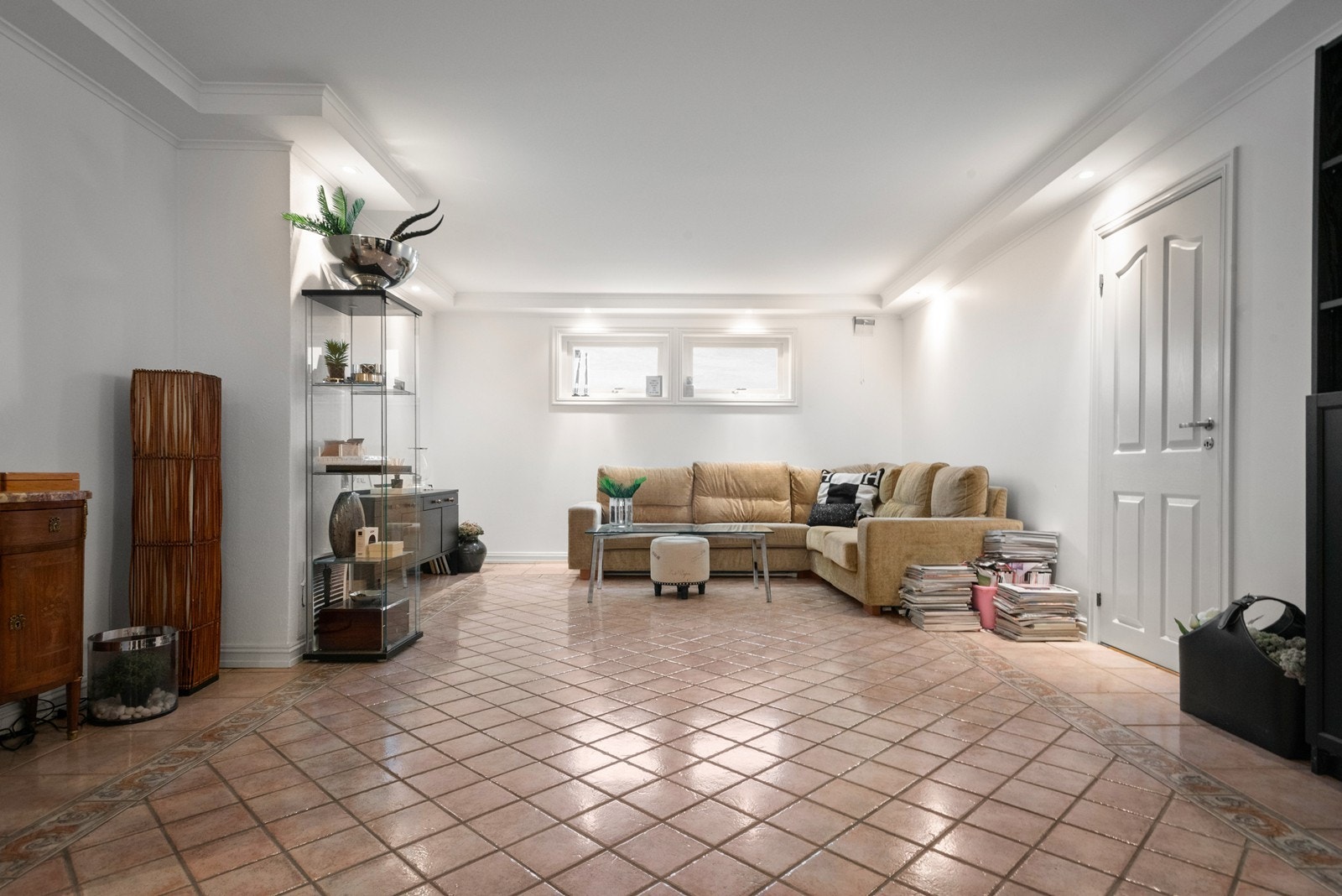 Underetasjen er mulig å bygge om og det kan etableres del for utleie med egen inngang Galleribilde