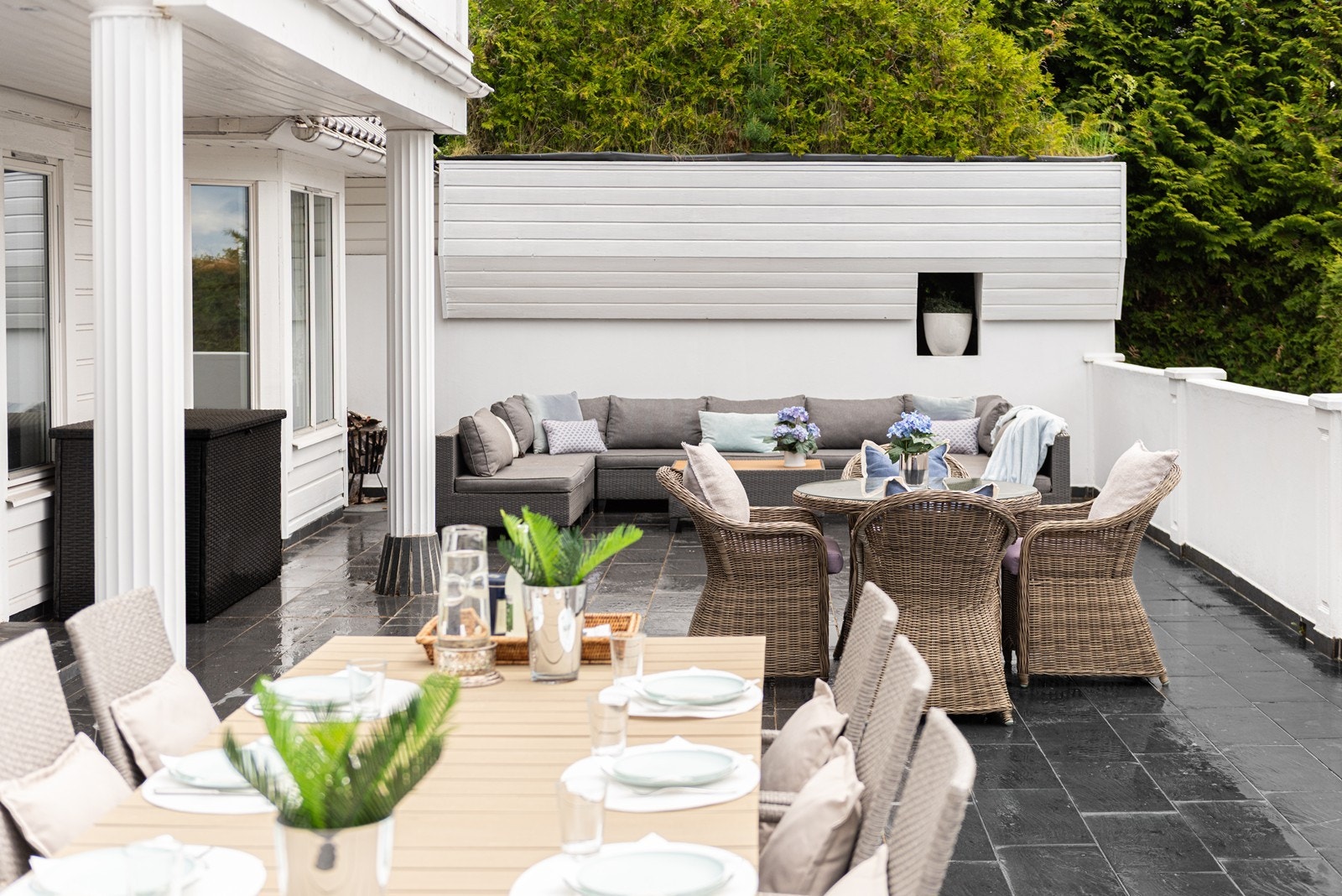 Her kan man invitere til hyggelige sammenkomster og nyte solrike dager Galleribilde