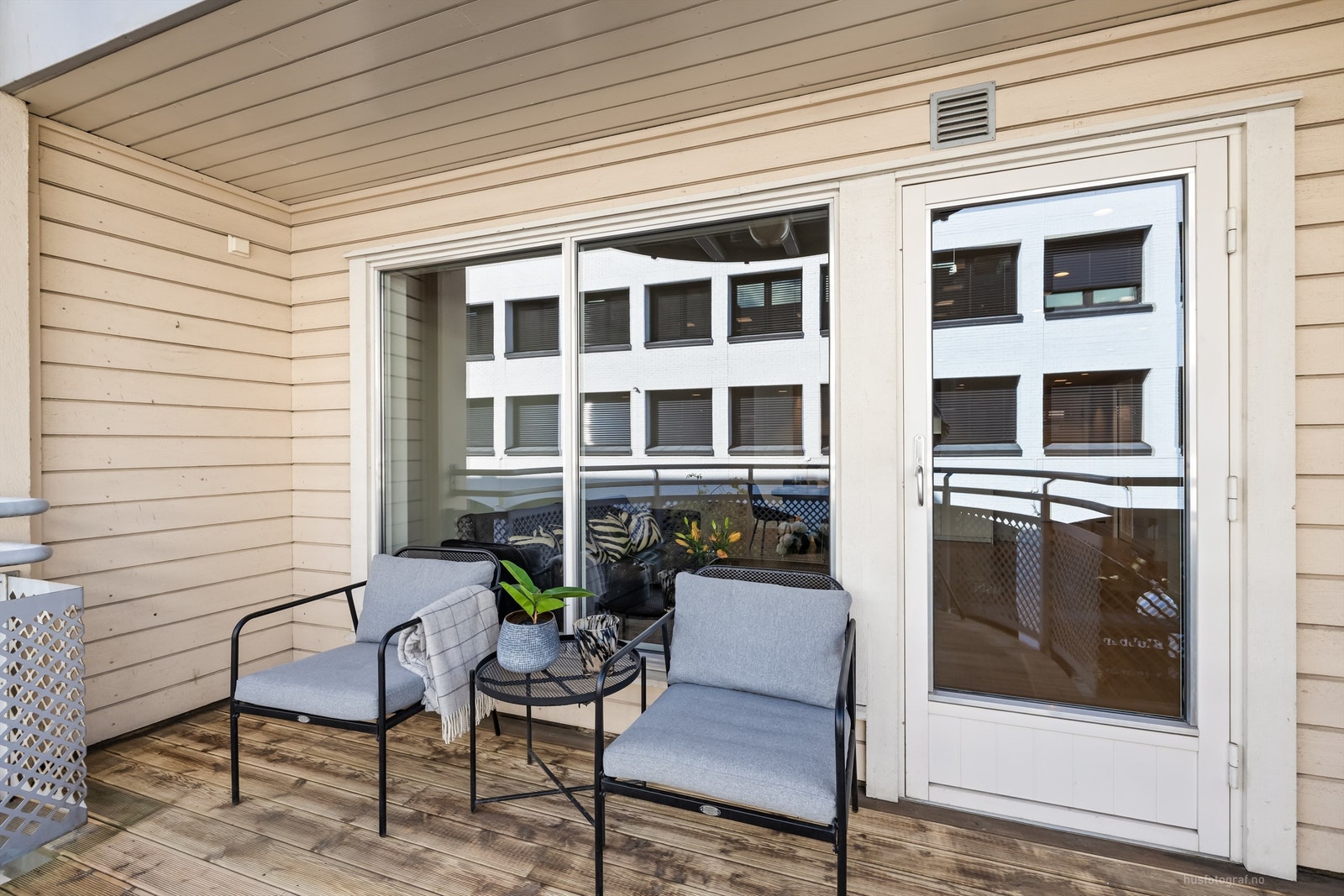 Overbygget nordvendt balkong på 8 kvm Galleribilde