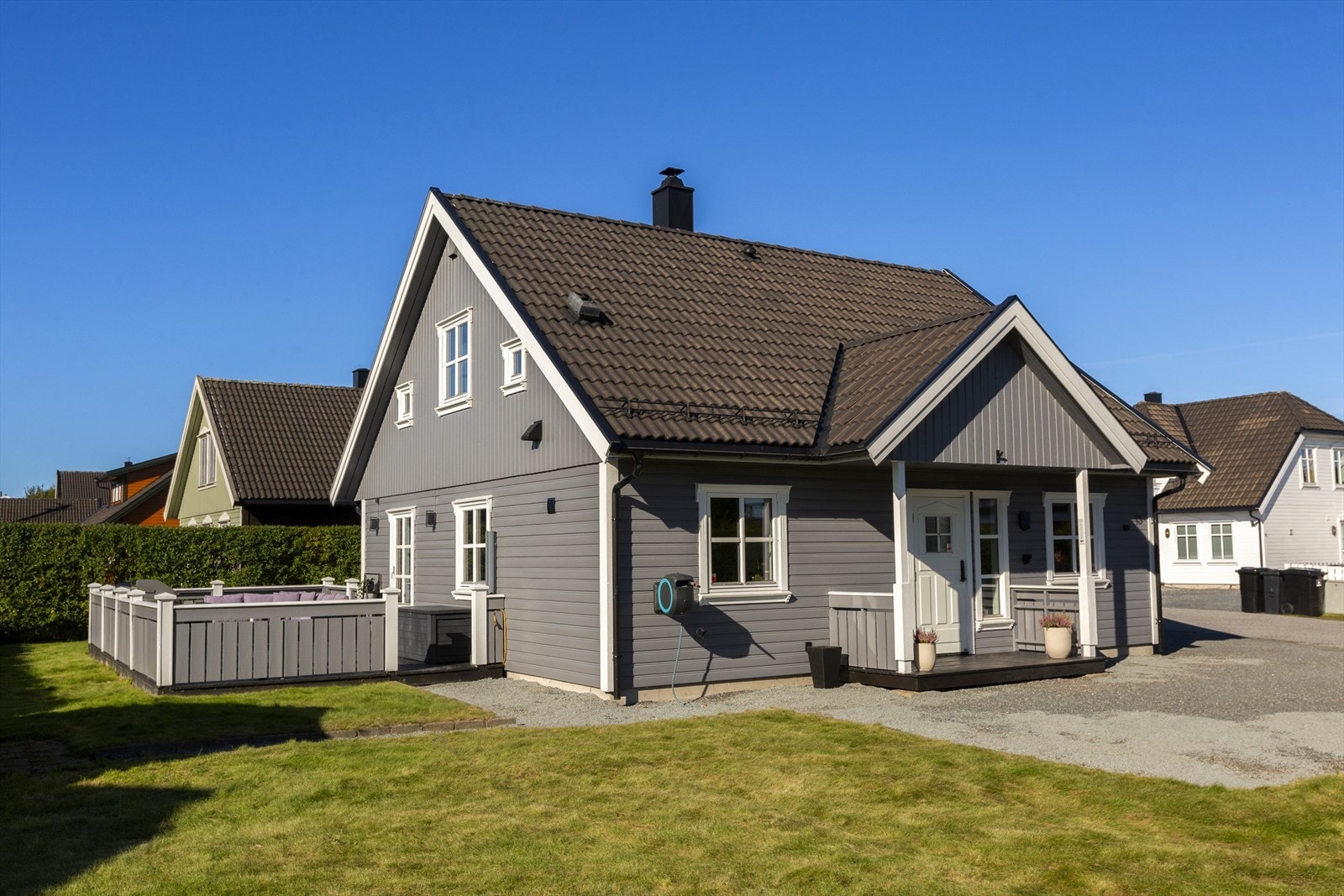 Eiendommen ligger i et attraktivt og familievennlig område med gode transportmuligheter og nærhet til viktige fasiliteter. Galleribilde