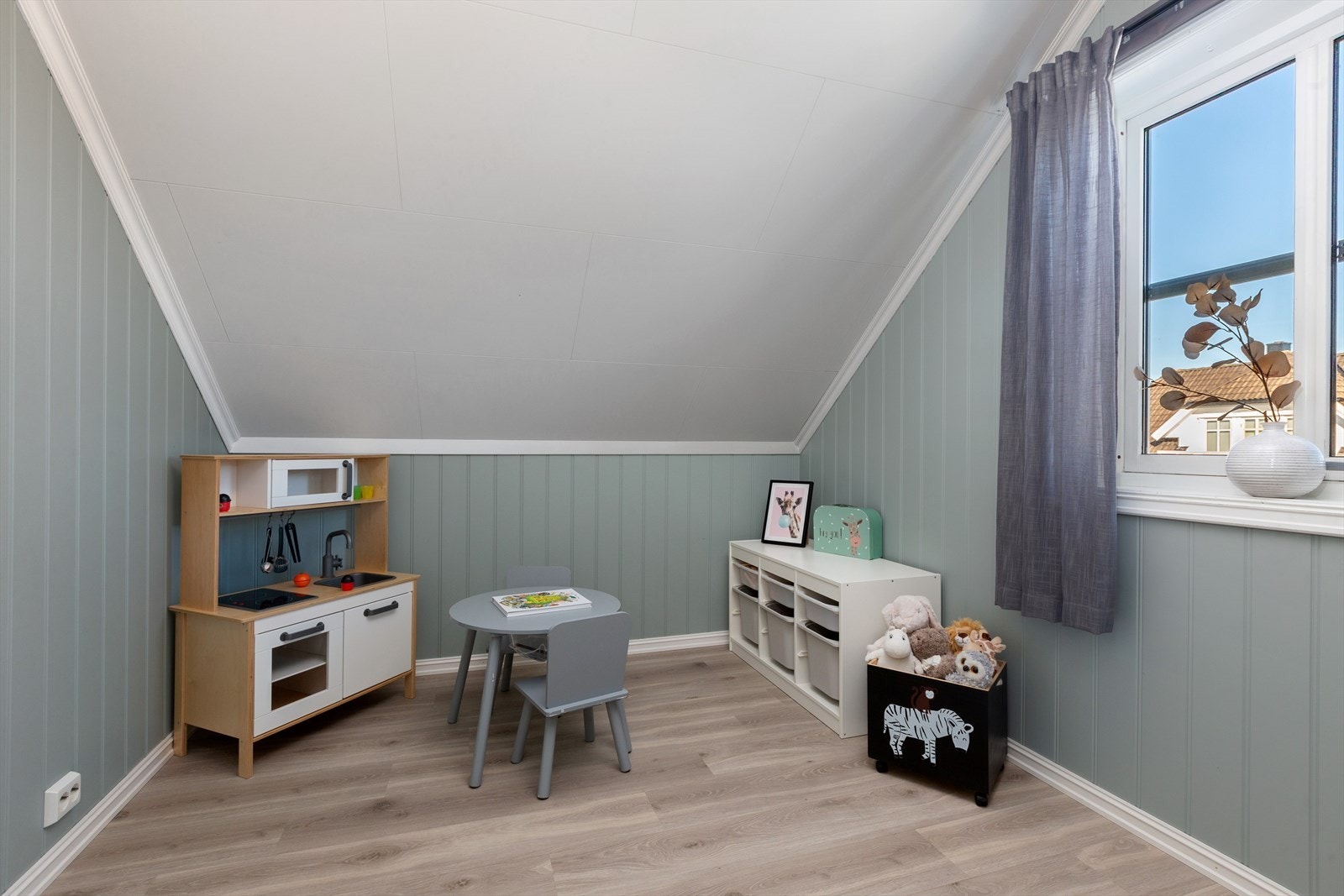 Rommet er på opprinnelige tegninger 2 små soverom. Galleribilde