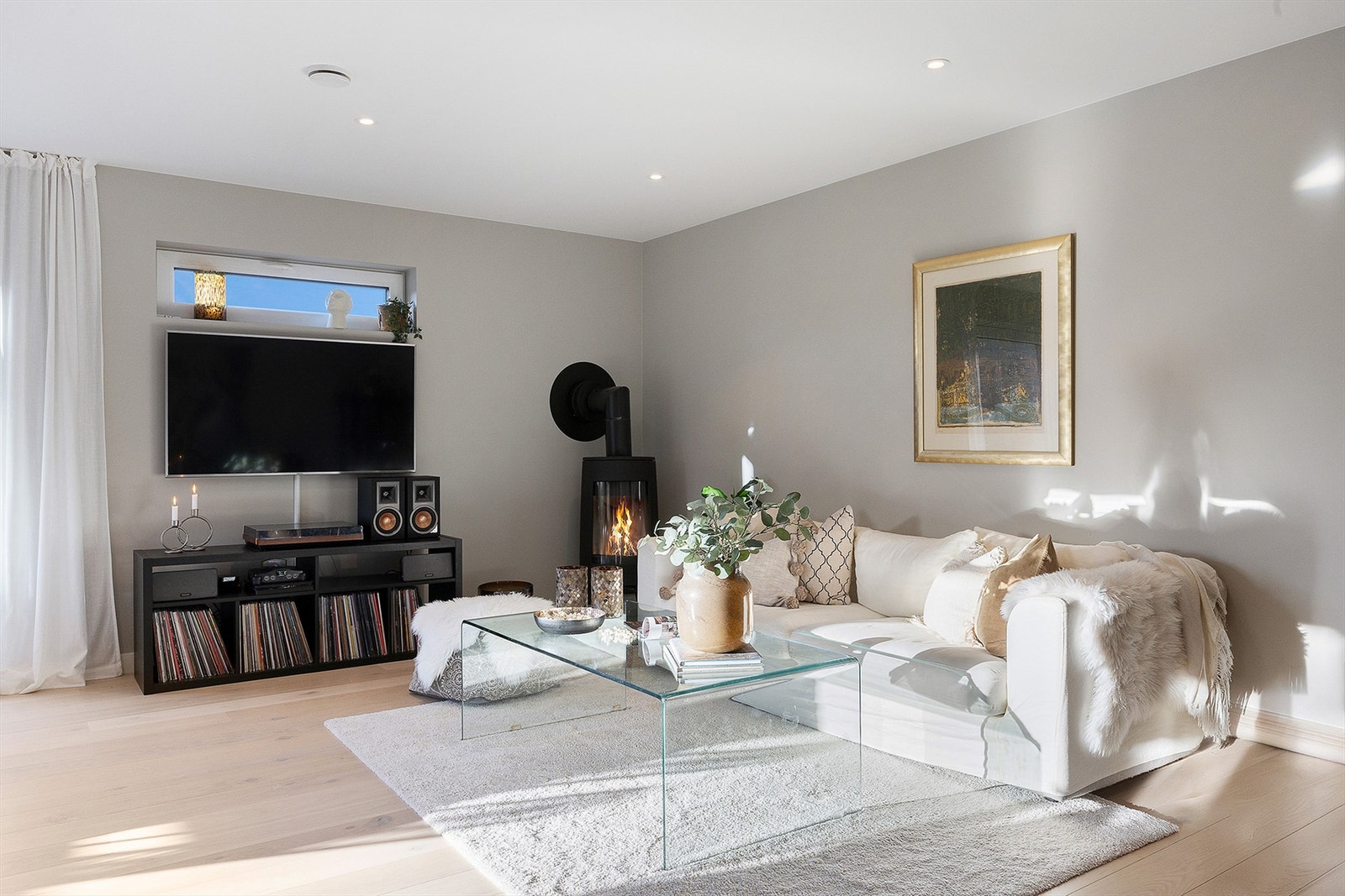 Rommet har god plass til å innrede både spise- og sofakrok Galleribilde