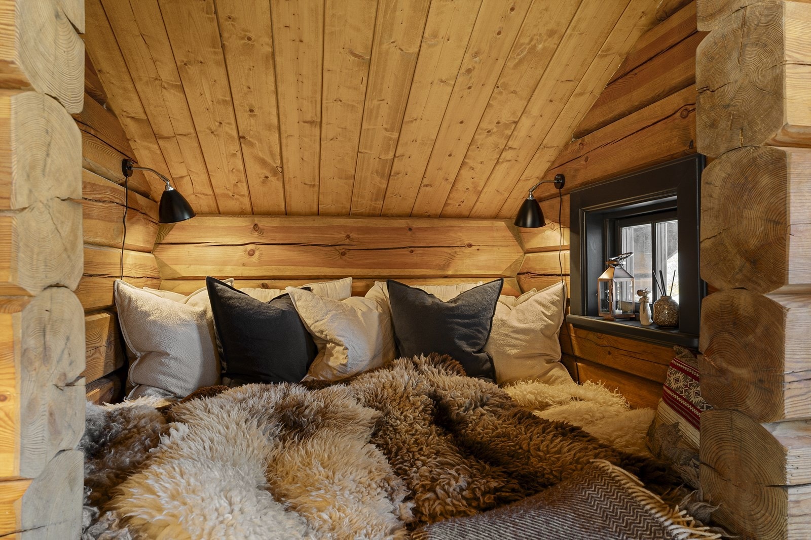 Alkove i stuen hvor man kan nyte en god bok Galleribilde