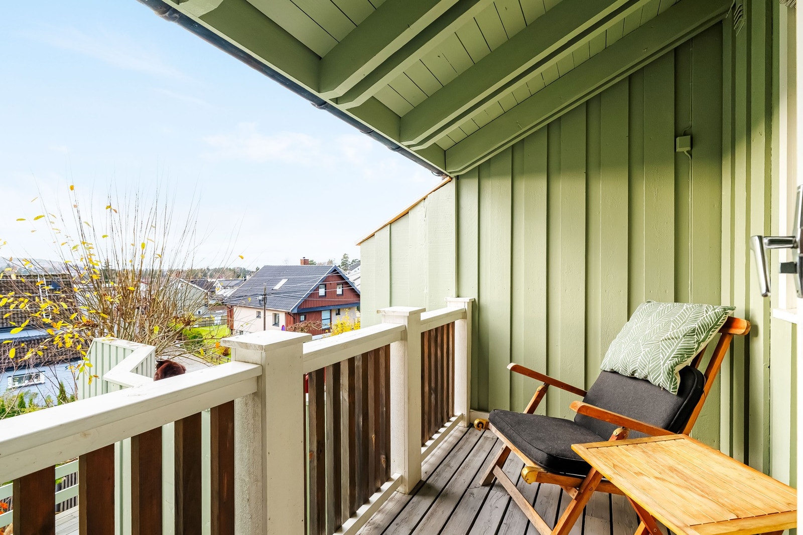 Denne er på 4 kvm og har fin plass for sittegruppe. Galleribilde