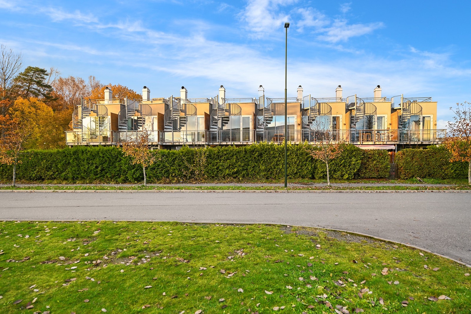 Få minutter unna boligen ligger Rygge stasjon som byr på hyppige avganger til Oslo og Halden. Galleribilde