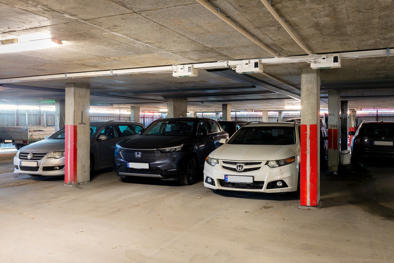 Leiligheten disponerer egen parkeringsplass i felles parkeringsanlegg. Galleribilde