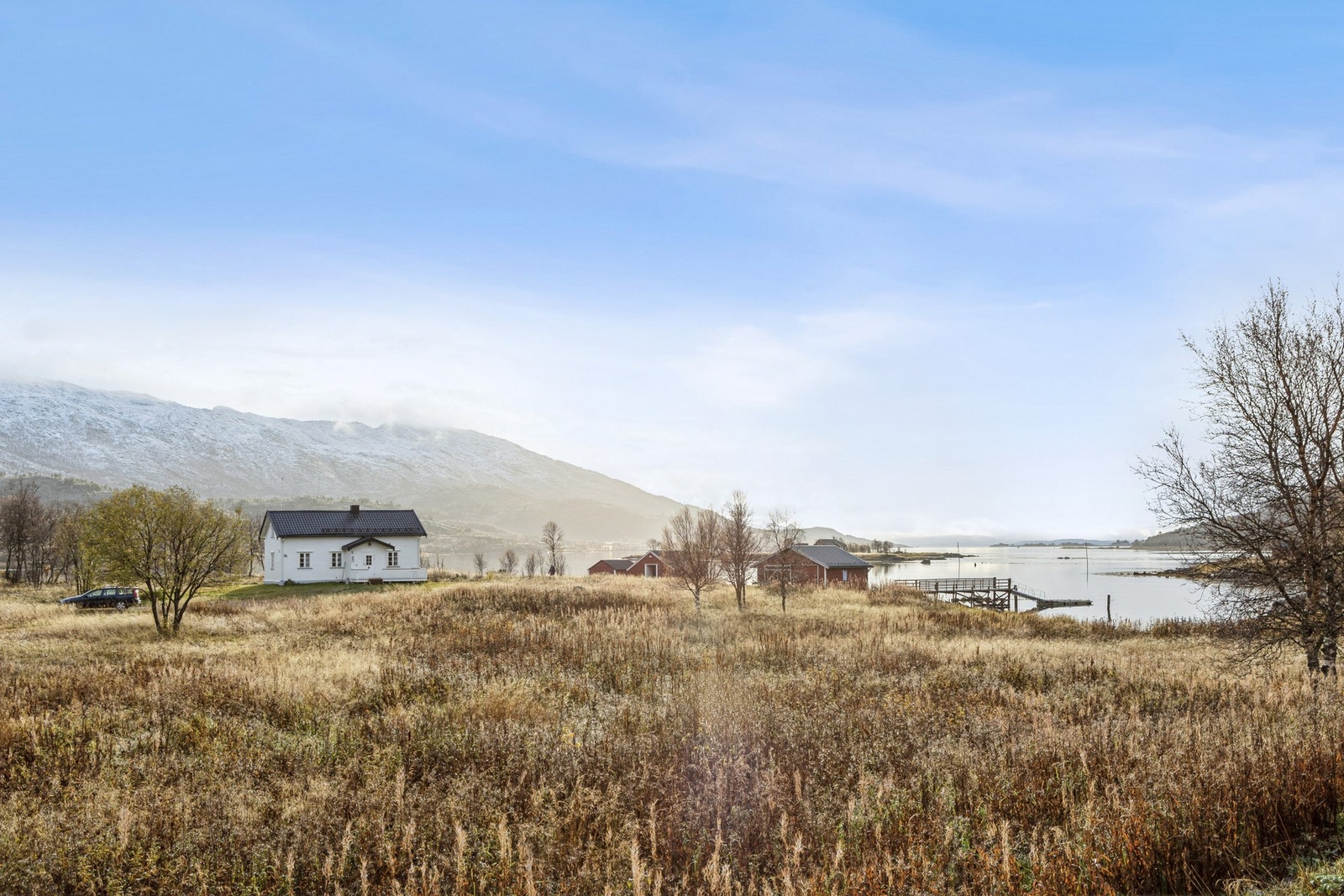 - I Vestbygdveien 26 har du en unik sjanse til å bo landlig med umiddelbar nærhet til sjøen omgitt av vakker natur. Galleribilde