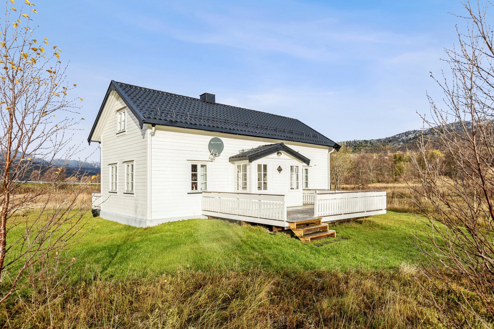 - Boligen er opprinnelig fra 1891, men betydelig oppgradert og godt ivaretatt gjennom årenes løp. Galleribilde