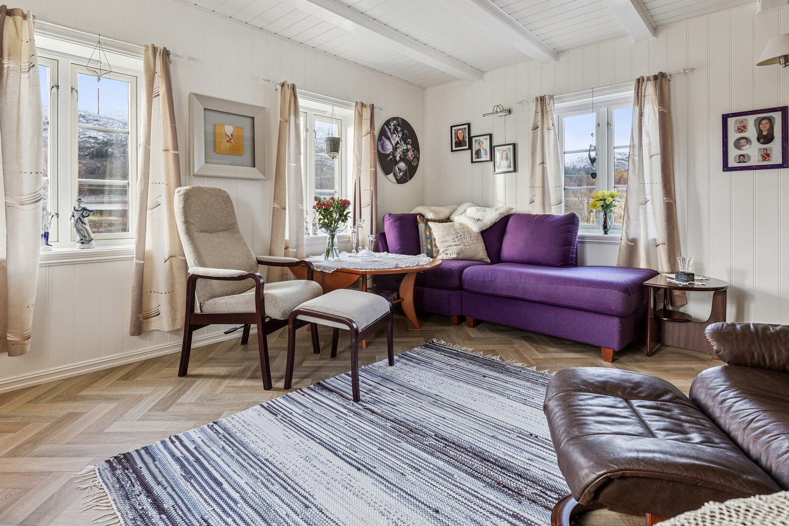 - Boligen fremstår som godt ivaretatt og pent oppusset gjennom årenes løp. Galleribilde