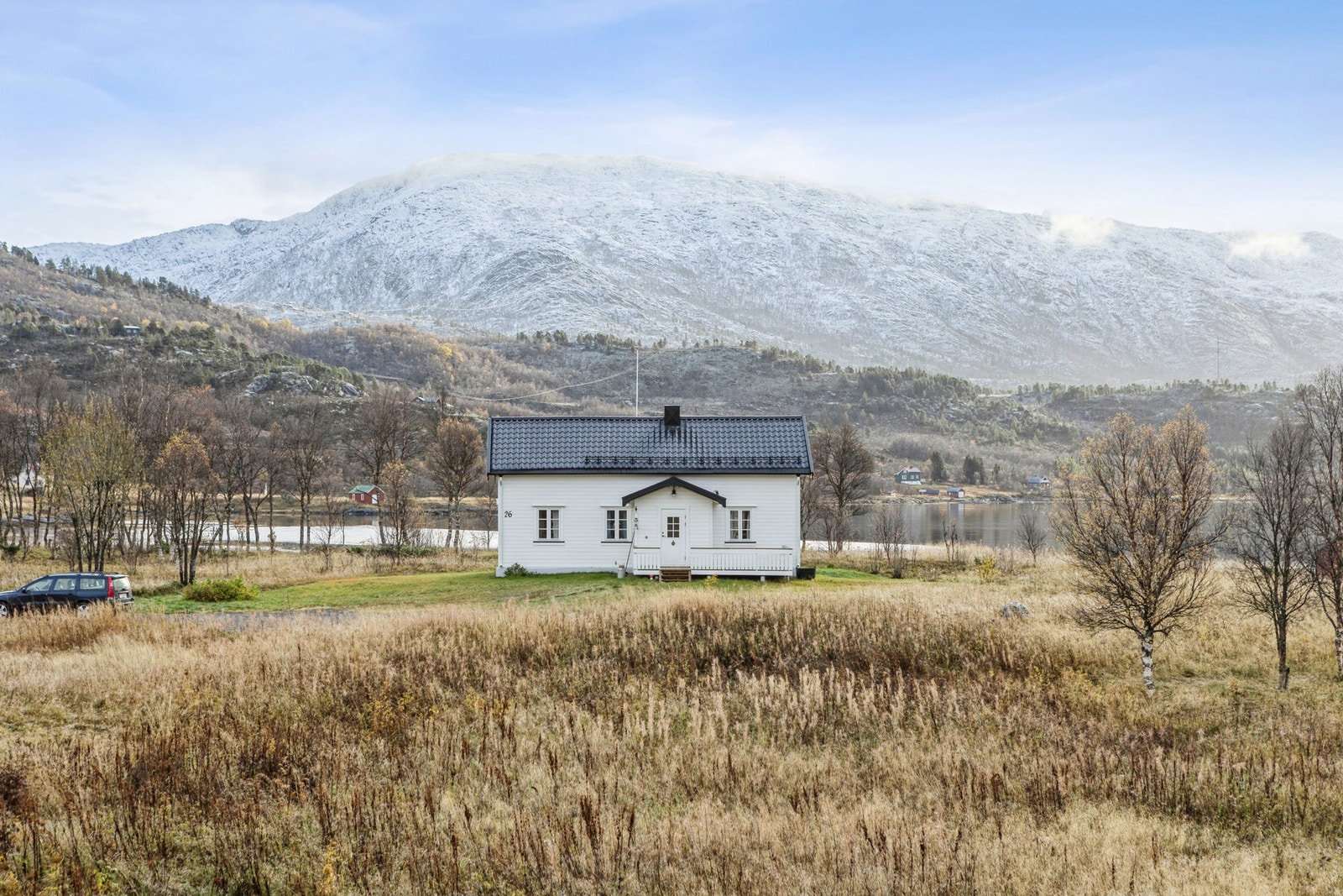- Taket er av nyere dato og har TG1 i rapporten fra takstmannen. Galleribilde