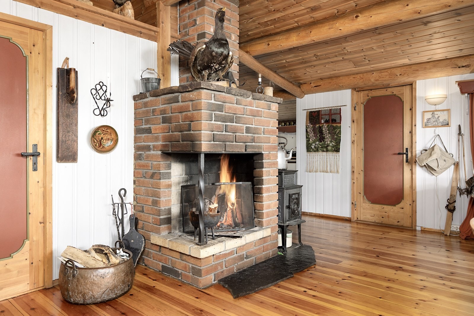 Et åpent ildsted skaper stemning og gir varme. Galleribilde