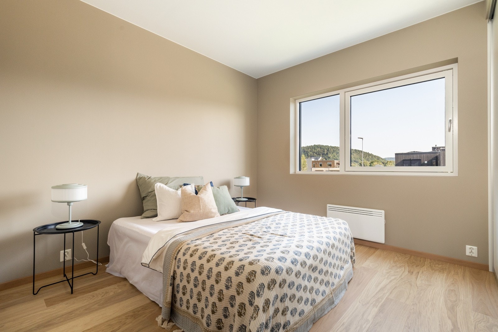 Romslig soverom 2. etg. Bildet viser tilsvarende bolig - noe avvik kan forekomme Galleribilde