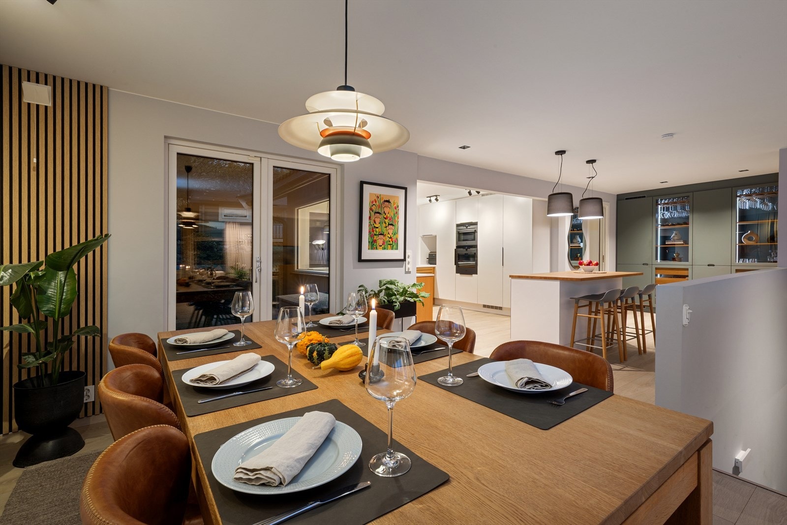 Stue/kjøkken er i en åpen og luftig løsning. Galleribilde