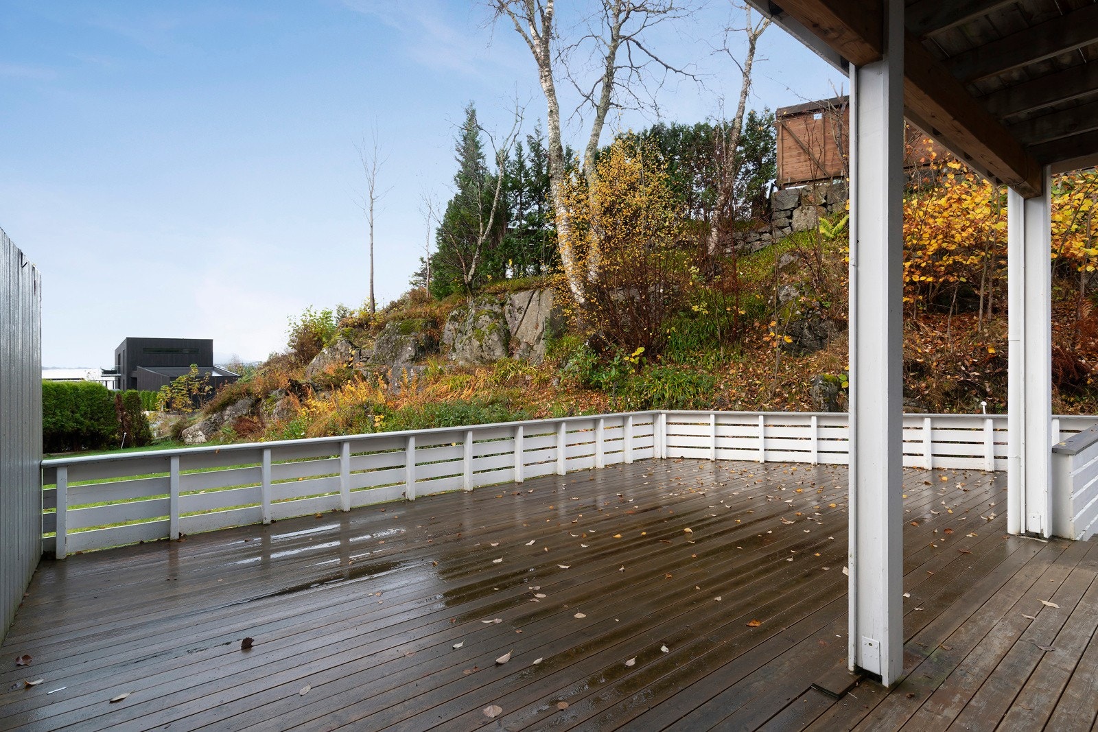 Uteplassen er skjermet og har godt med privatliv. Galleribilde