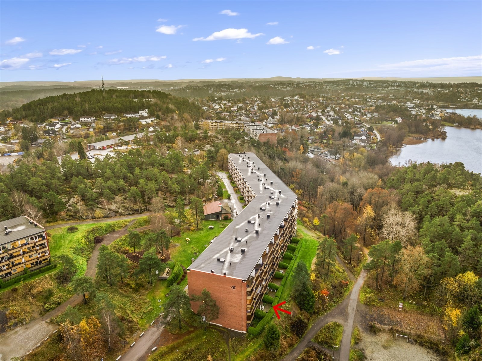 Start turen rett fra leiligheten - stier leder deg både til sentrum og inn i Mossemarkas vakre natur. Galleribilde