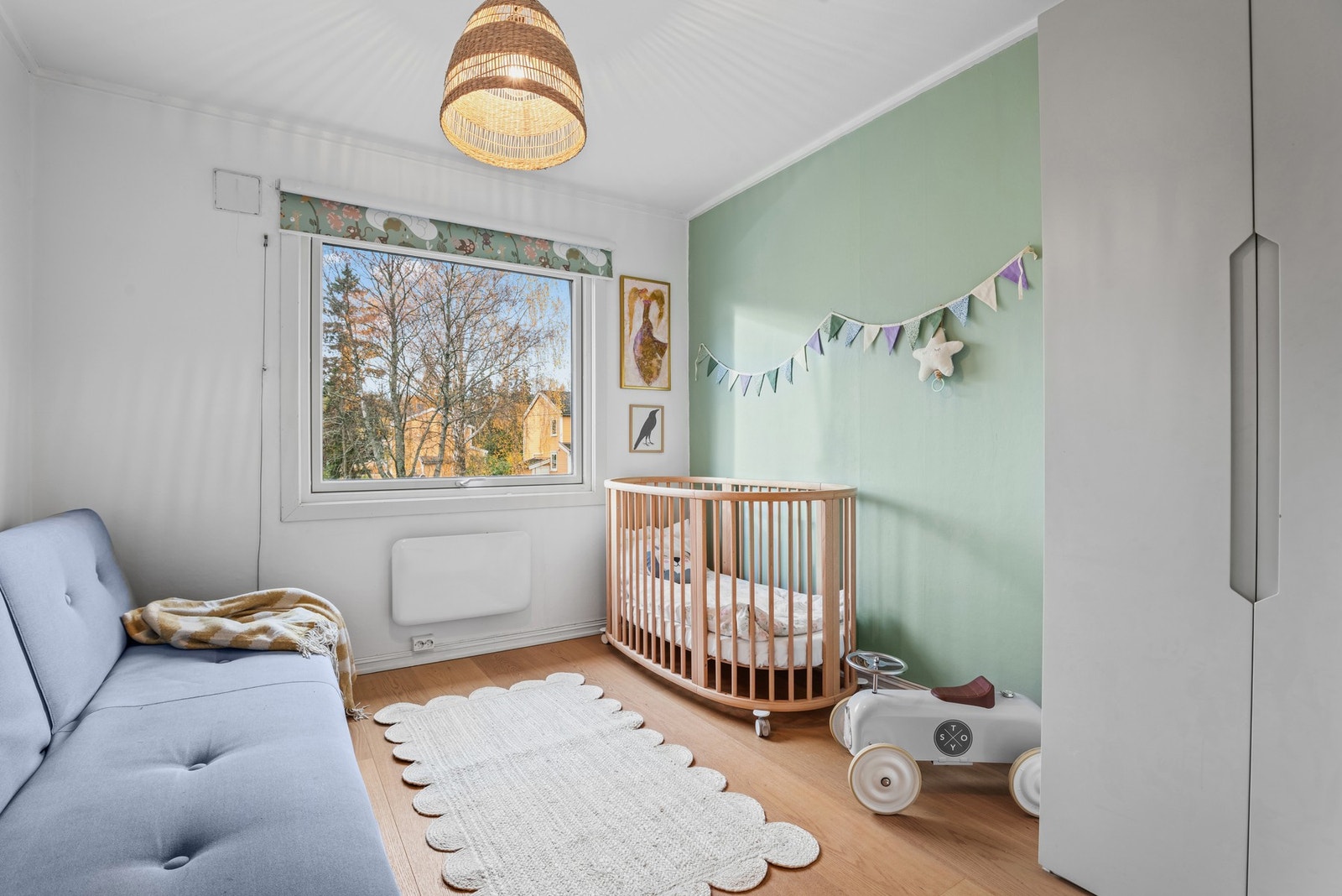 Det andre soverommet passer perfekt som barnerom, kontor eller gjesterom Galleribilde