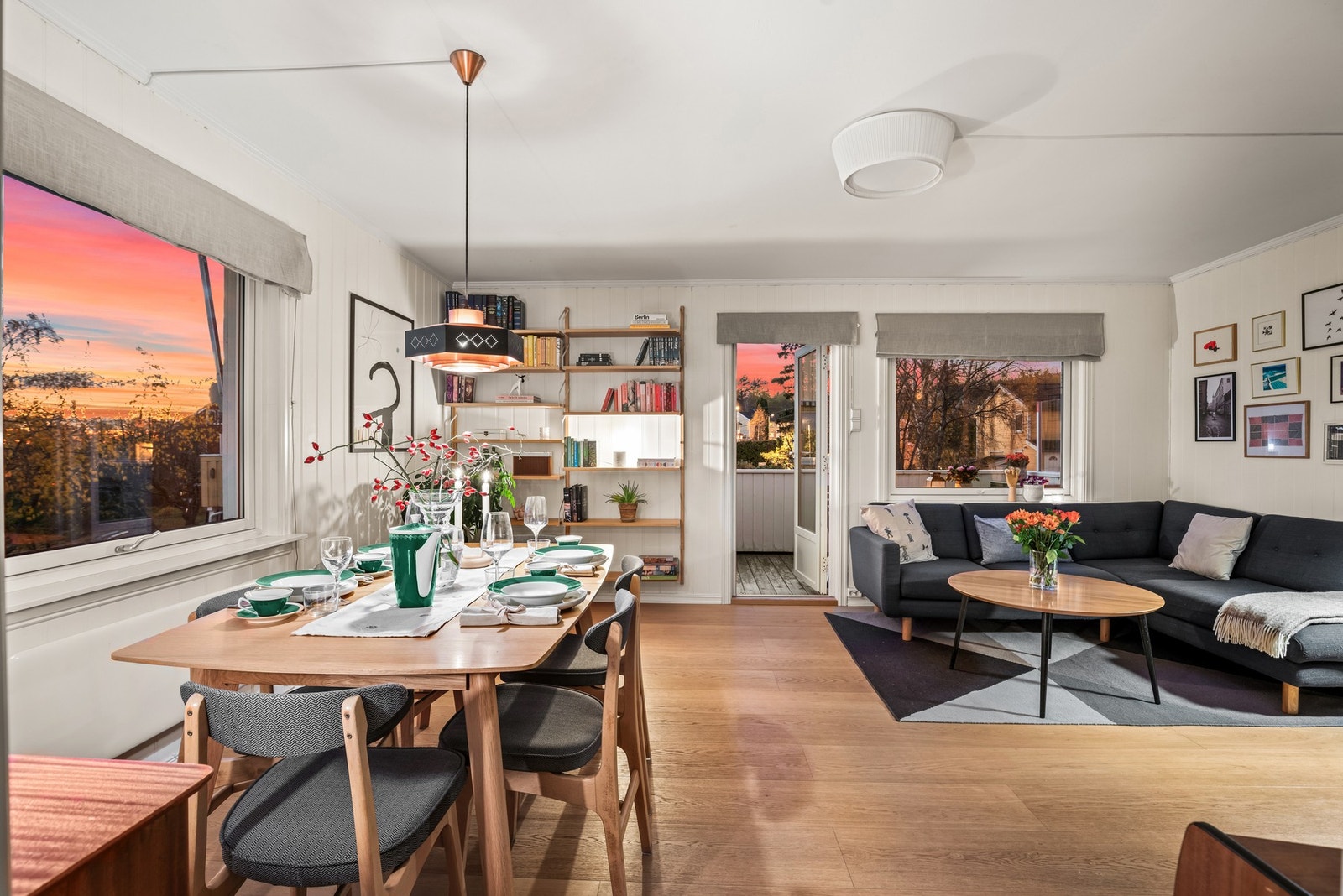 Fra stuen har man utgang til en herlig balkong Galleribilde