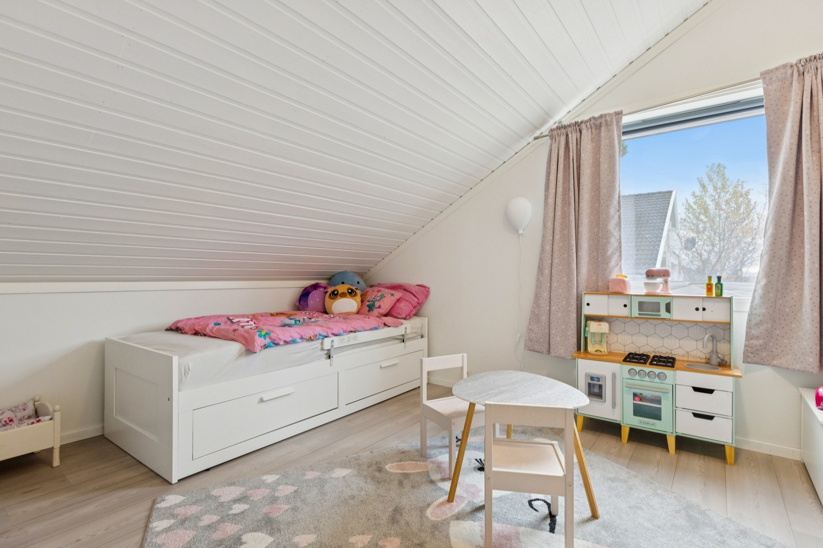 Soverom nummer tre. Galleribilde