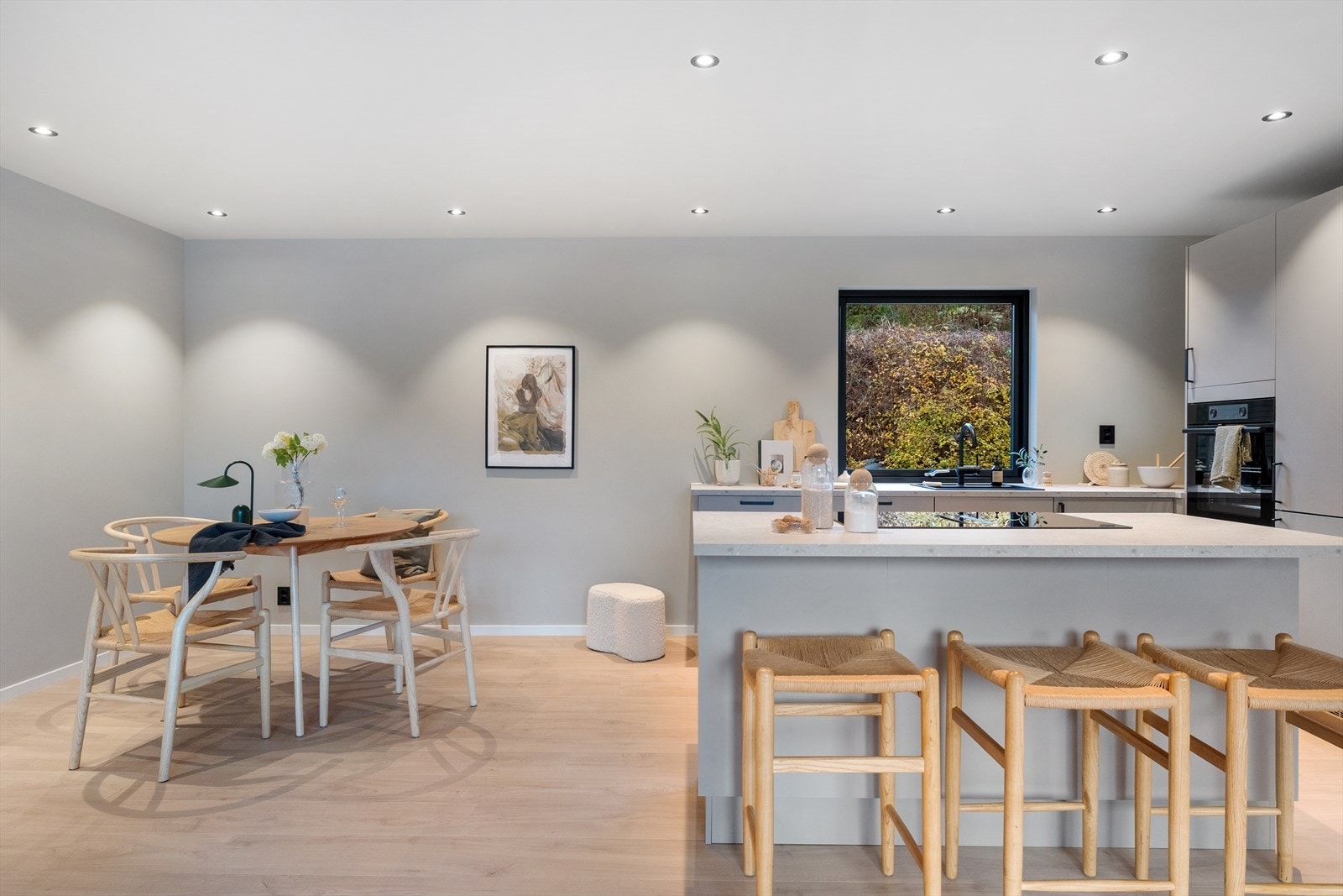 Delikat og moderne kjøkken med en åpen planløsning Galleribilde