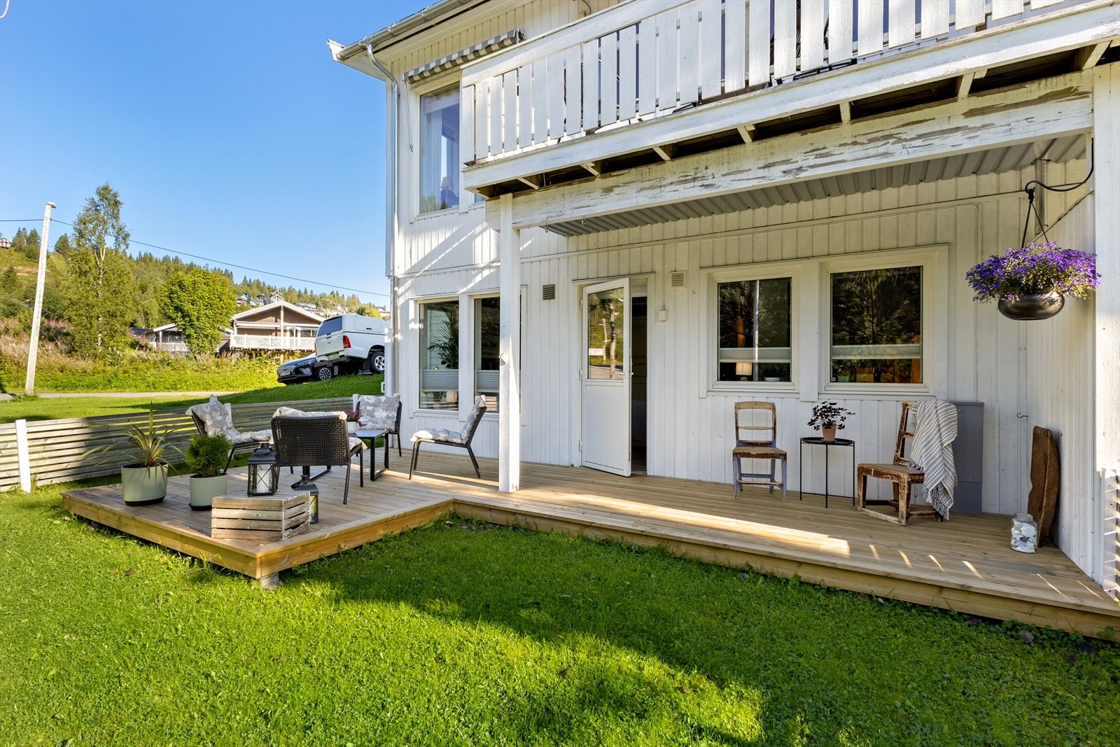 Markterrasse er bygget ny i år, og har siden vært flittig i bruk. Galleribilde
