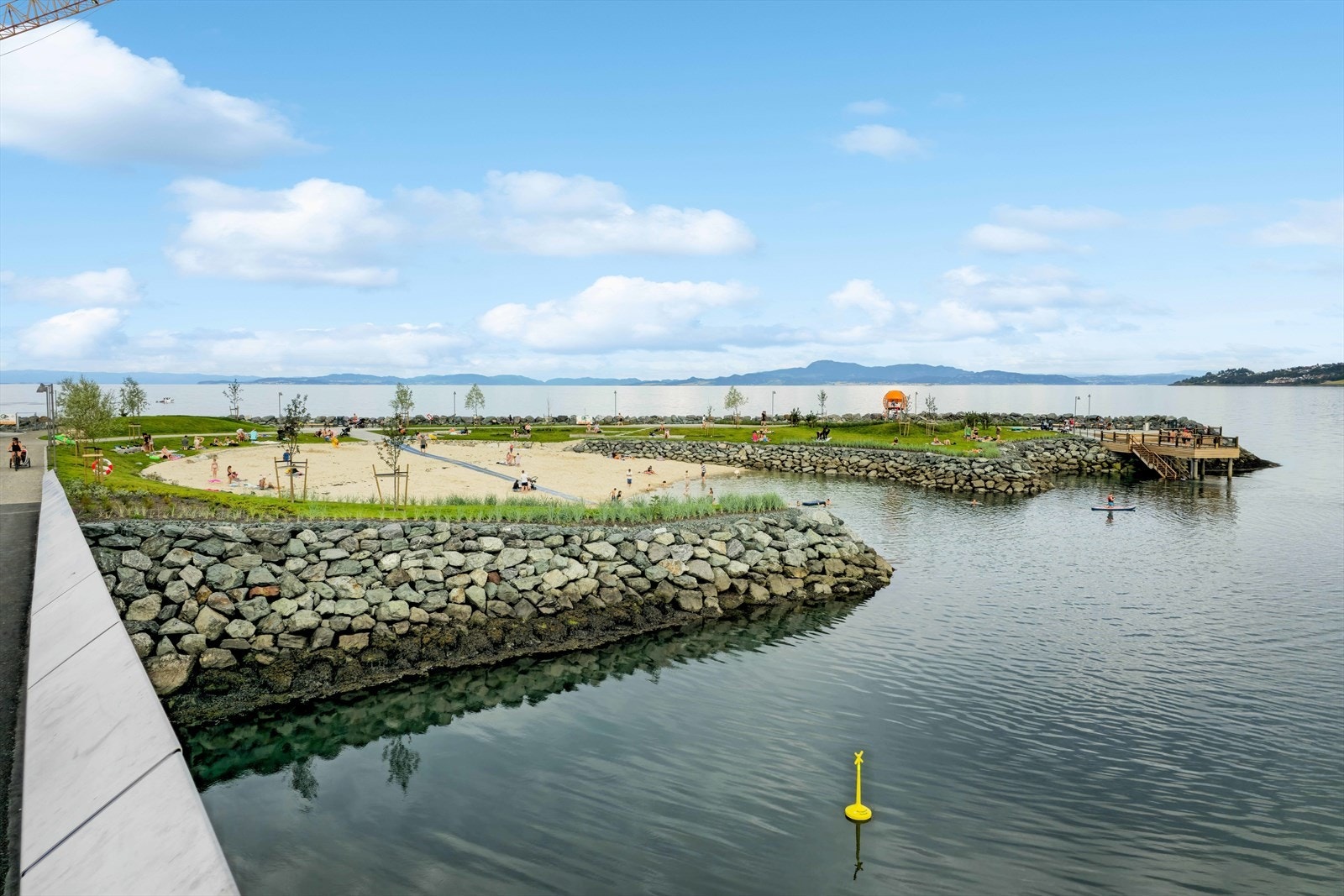 Leiligheten har en attraktiv beliggenhet like ved Grilstadfjæra. Galleribilde