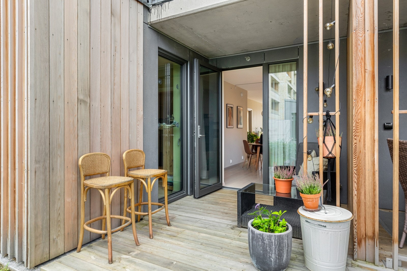 Terrassen måler rett i underkant av 8 kvm. Galleribilde