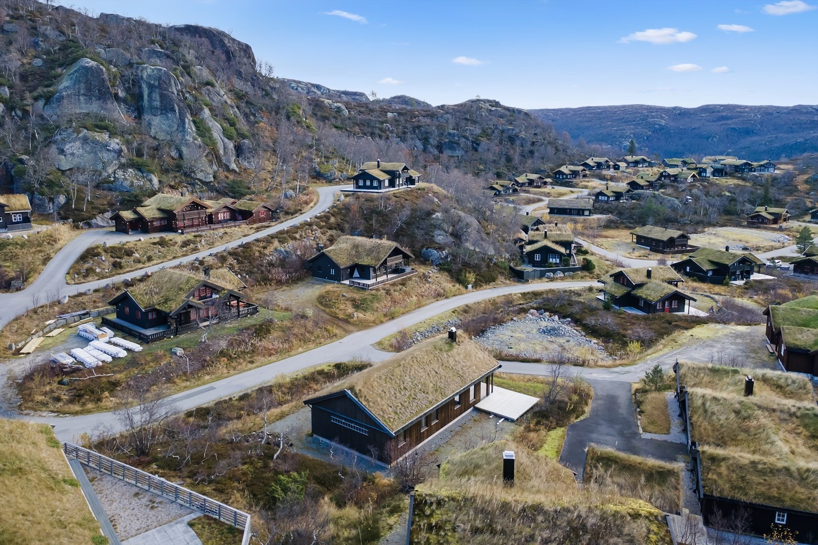 Flotte turområder i umiddelbar nærhet, bla langs den fine åskammen langs Bergehomman Galleribilde