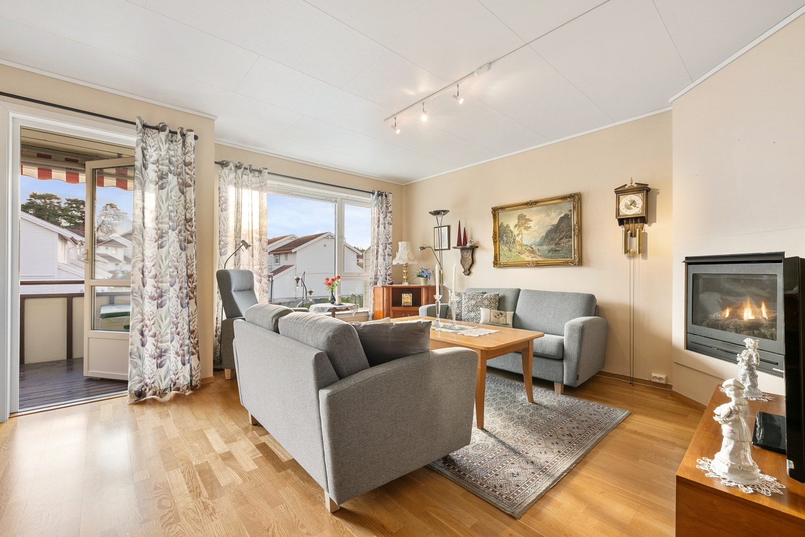 Velkommen til Jakobsgrenda 38 B - Kontakt megler på 918 50 709 / morten.kjelsberg@em1.no dersom det ønskes privatvisning. Galleribilde