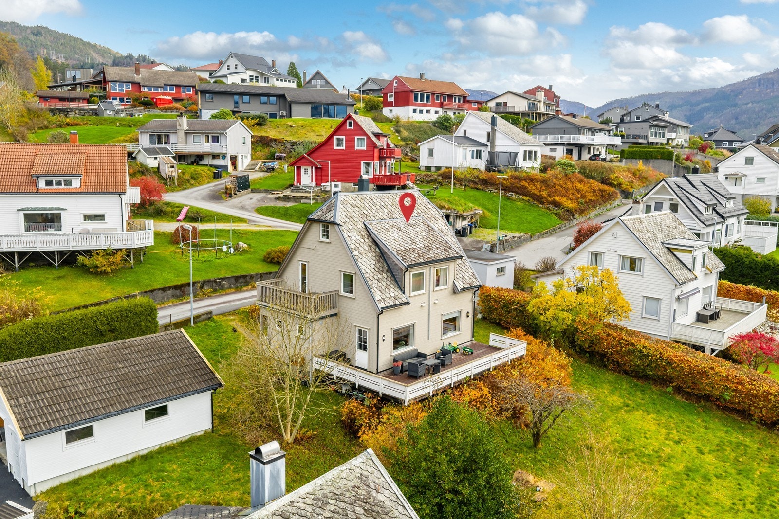 Stor eiendom med flere muligheter. Galleribilde