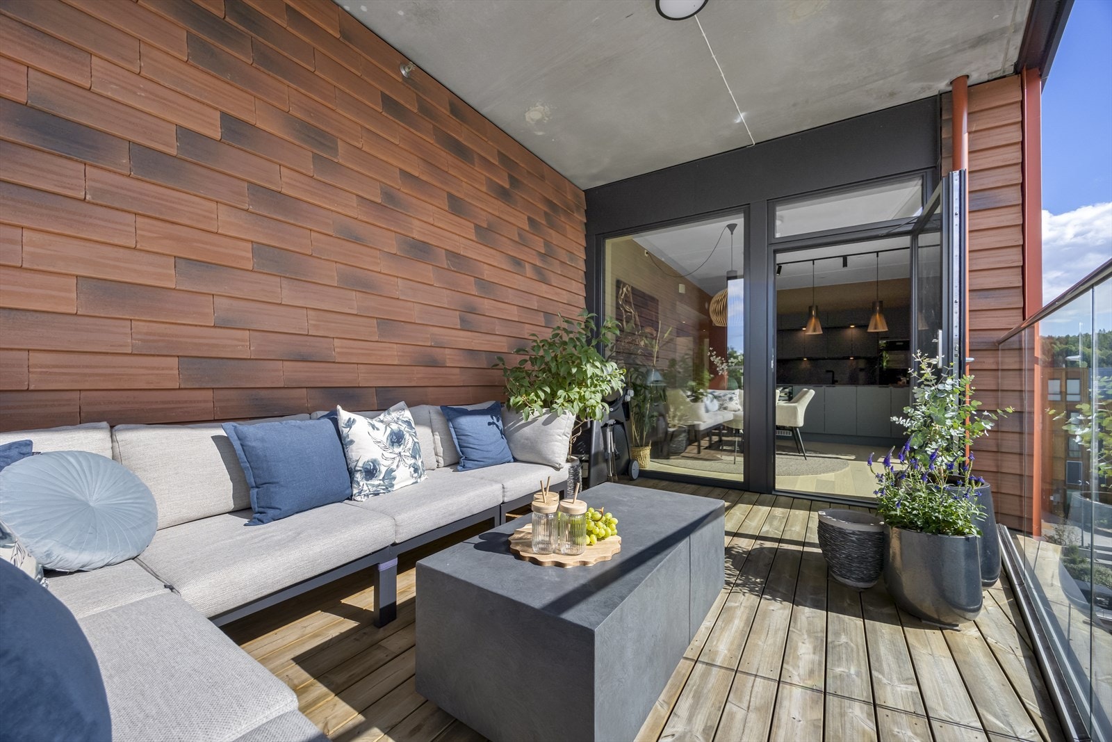 Balkong mot nordvest. Galleribilde