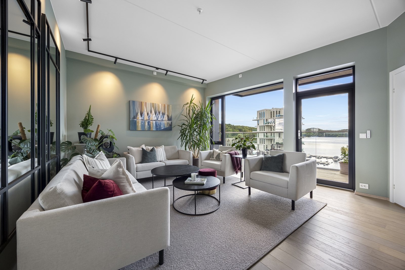 Bryggebyen - Gjennomgående toppleilighet mot vest - 2 balkonger - Garasjeplass - Panoramautsikt, morgen- og kveldssol Galleribilde