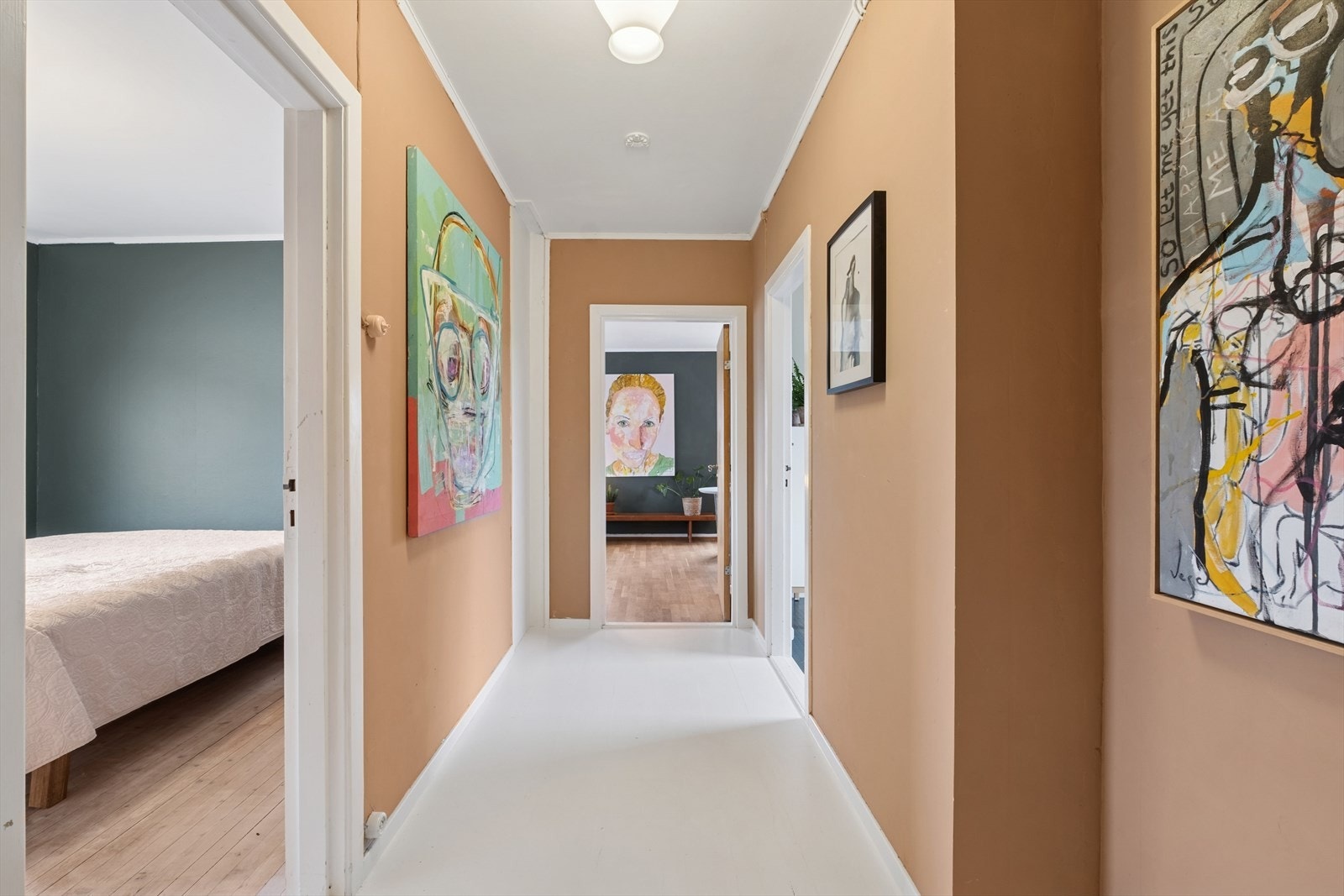 Velkommen til boligens 2.etasje! Galleribilde