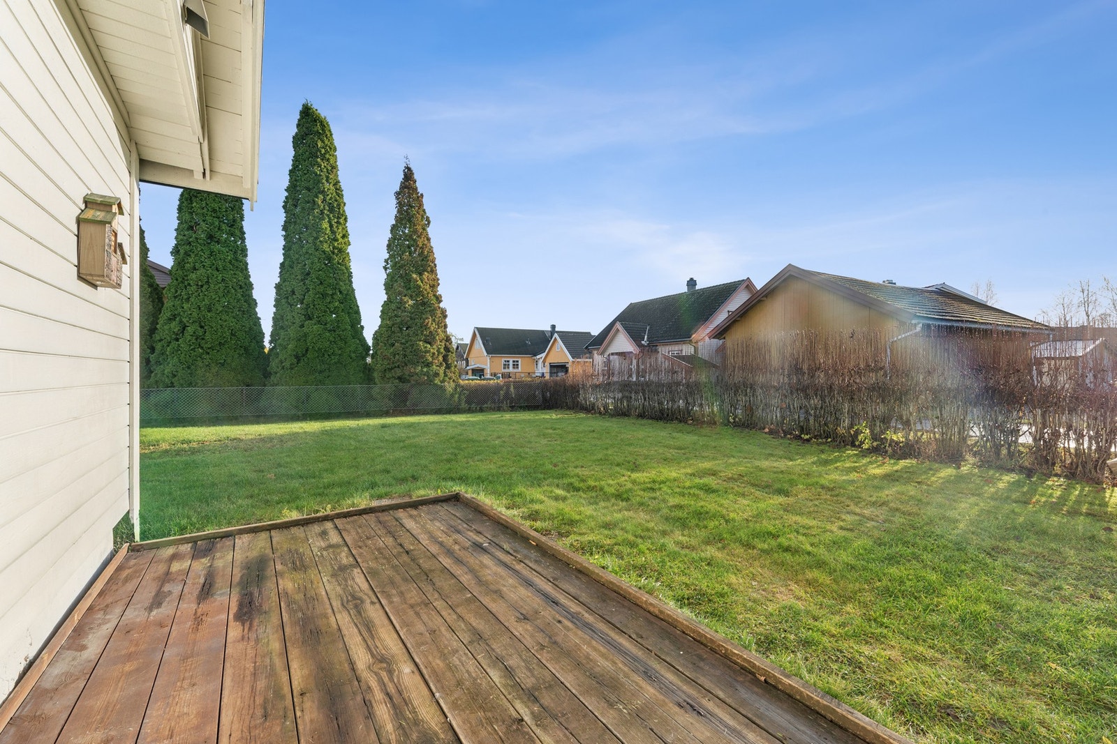 Eiendommen ligger i etablert og barnevennlig boligområde med
gode solforhold. Galleribilde