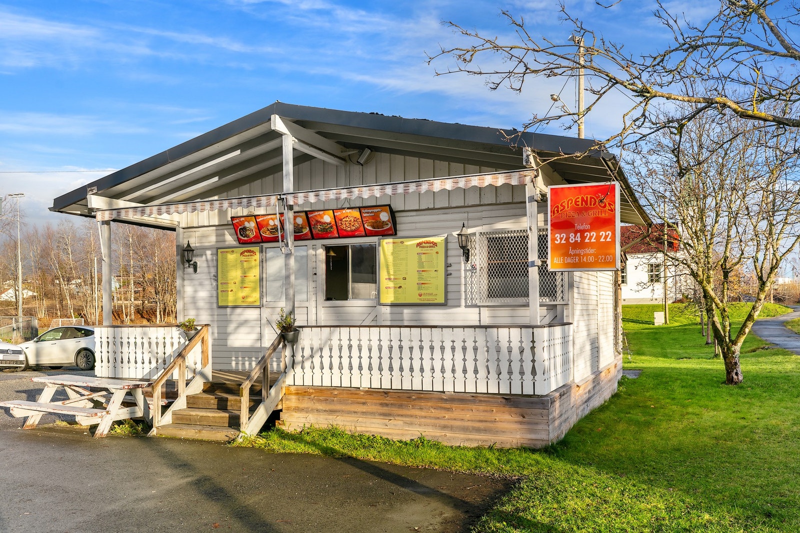 La Trattoria og Aspendos Pizza og Grill ligger få minutter unna utgangsdøren. Galleribilde