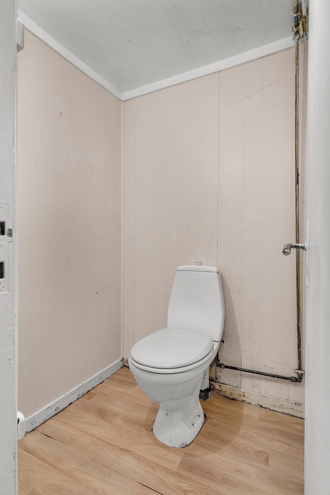 Kjelleretasje - WC.jpg Galleribilde