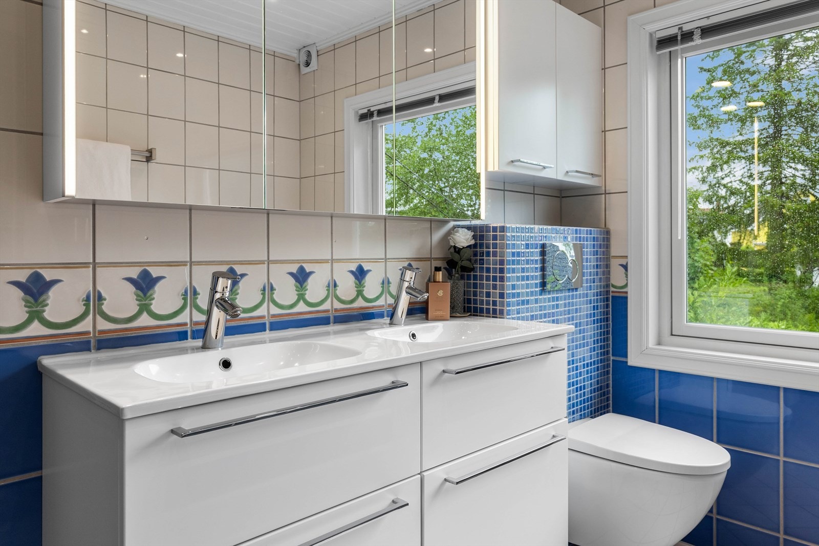 Dobbel servant Galleribilde