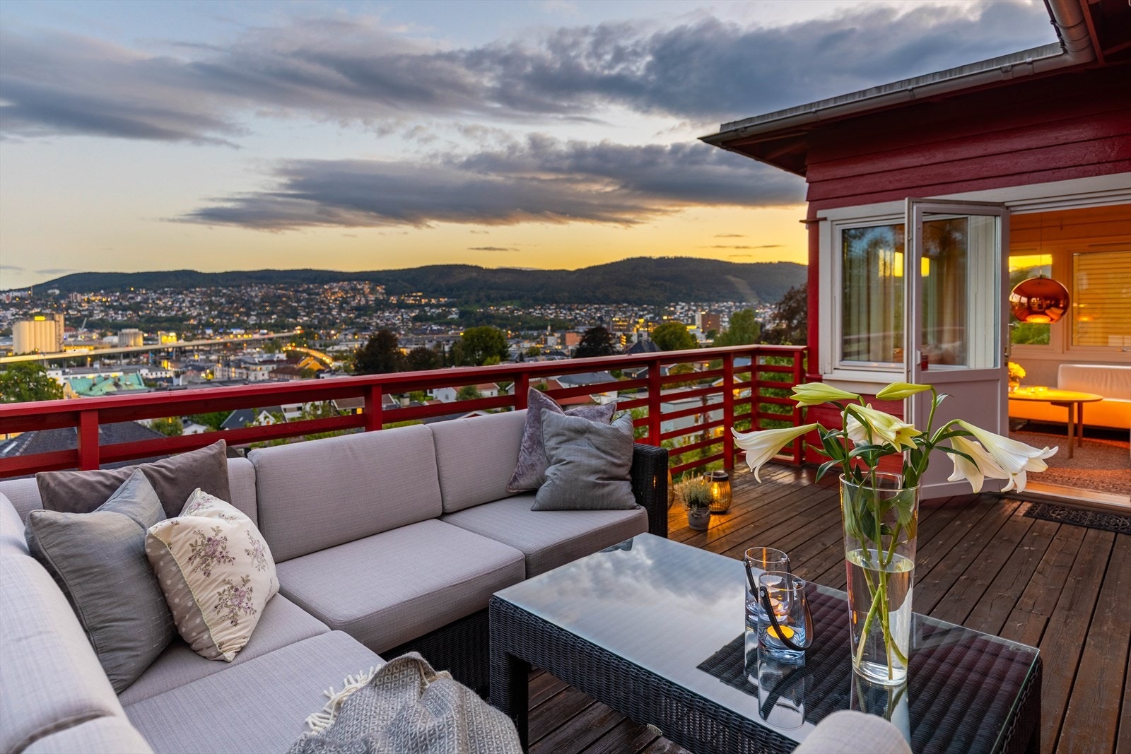 Dette er en ikonisk og innholdsrik enebolig, opprinnelig byggemeldt med hybel Galleribilde