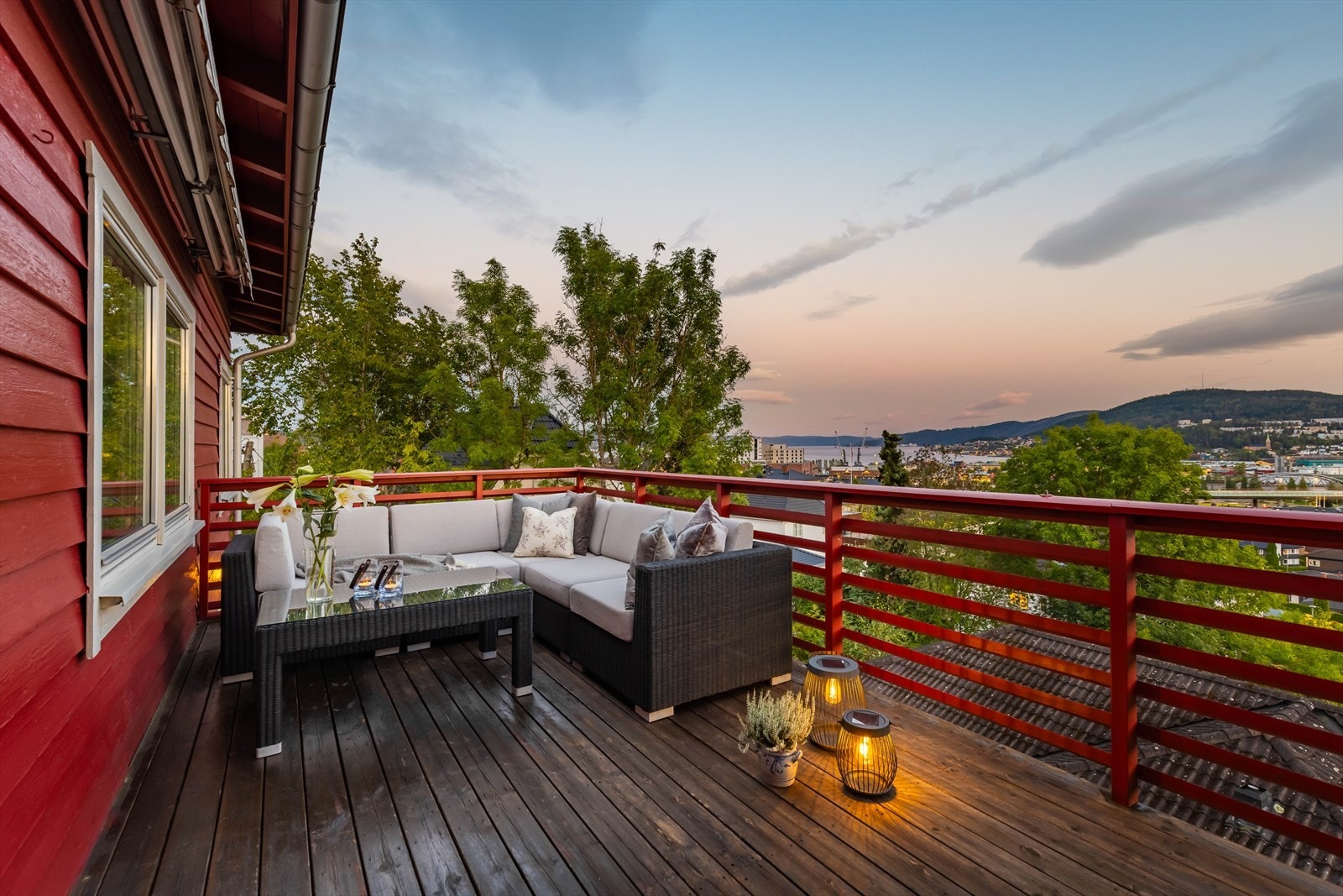 Uteplassen har markise Galleribilde