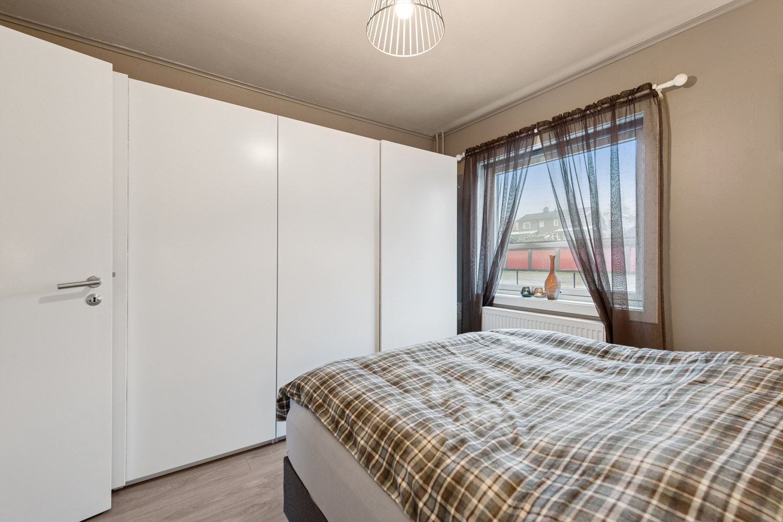 I tillegg får en plass for gode garderobeløsninger. Galleribilde