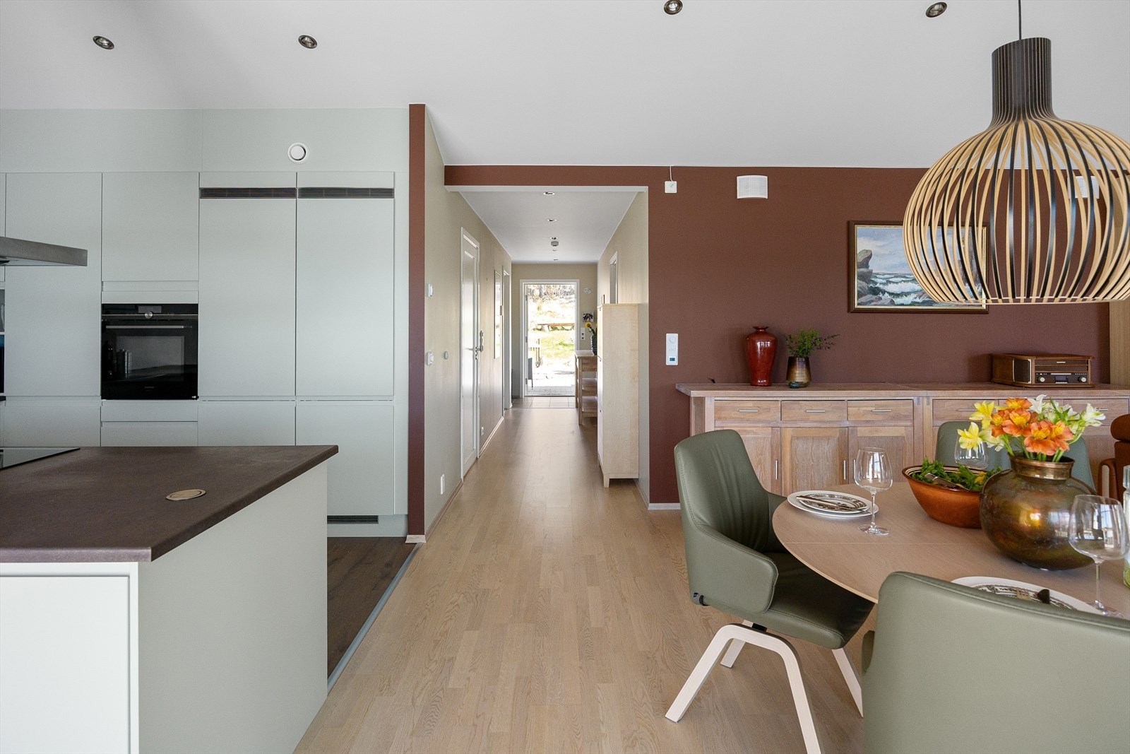 De to soverommene er begge plassert i den rolige, østlige delen av leiligheten. Galleribilde