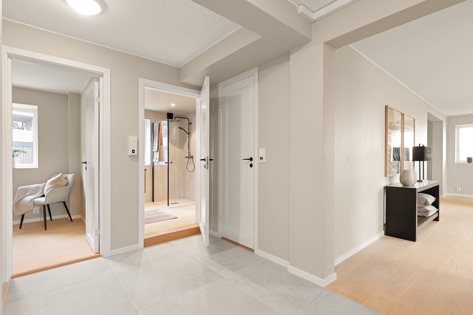 Inngangsparti. Galleribilde